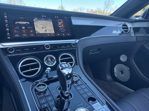 Used 2022 Bentley Continental GT AWD/4WD image 21