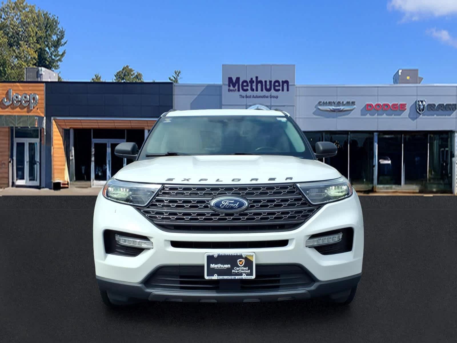 Used 2021 Ford Explorer XLT w/ Equipment Group 202A AWD/4WD image 11