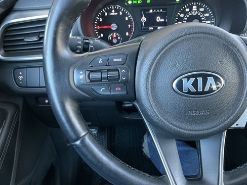 Used 2016 Kia Sorento EX image 12