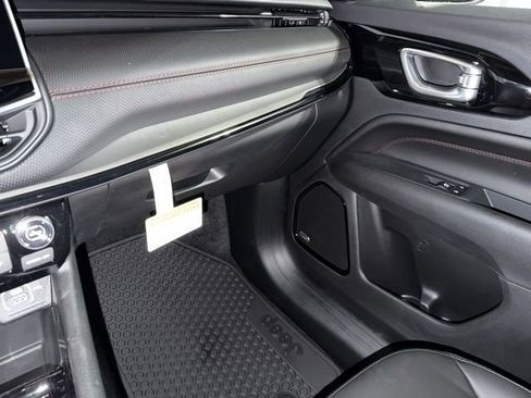 New 2026 Jeep Compass Trailhawk w/ Sun, Sound & Navigation Group image 32