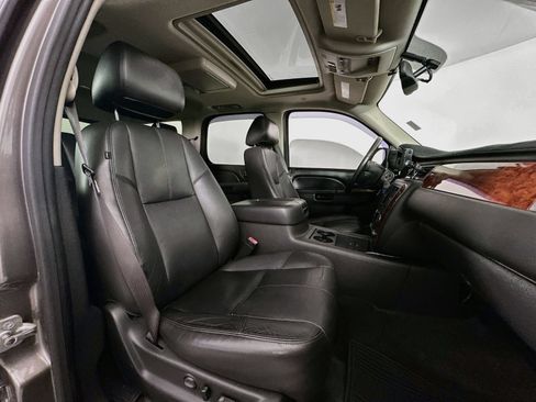 Used 2013 Chevrolet Tahoe LT w/ Luxury Package AWD/4WD image 32