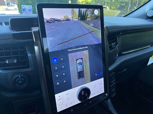 New 2025 Ford F150 Lightning Lariat image 28