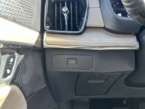 New 2026 Volvo XC90 B6 Ultra w/ Protection Package Premier image 17