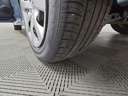 Used 2020 Toyota Corolla LE image 38