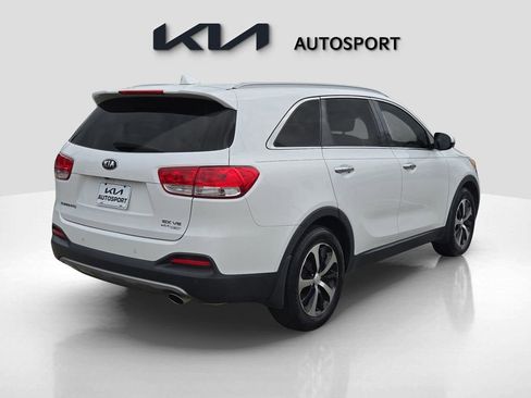 Certified 2018 Kia Sorento EX image 8