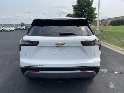 Used 2026 Chevrolet Equinox LT w/ Convenience Package II AWD/4WD image 4