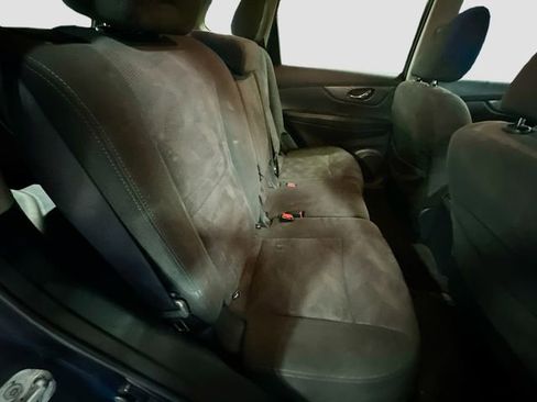 Used 2016 Nissan Rogue SV image 28