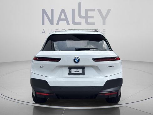 Used 2025 BMW iX xDrive50 w/ Premium Package AWD/4WD image 5