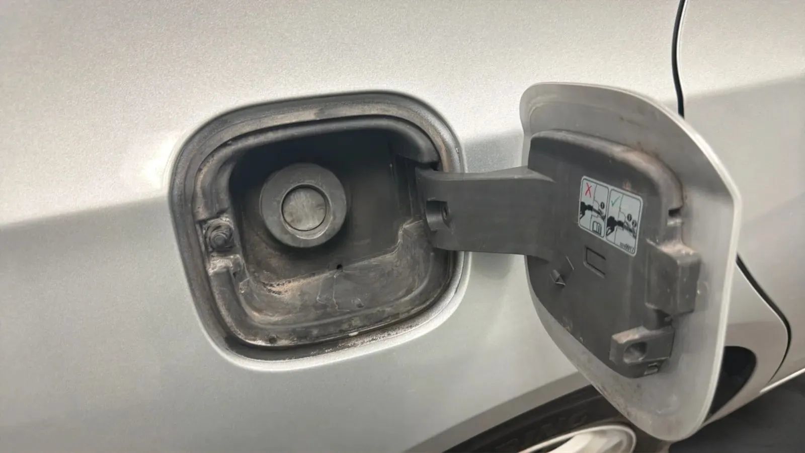 Used 2017 Chevrolet Malibu LS FWD image 30
