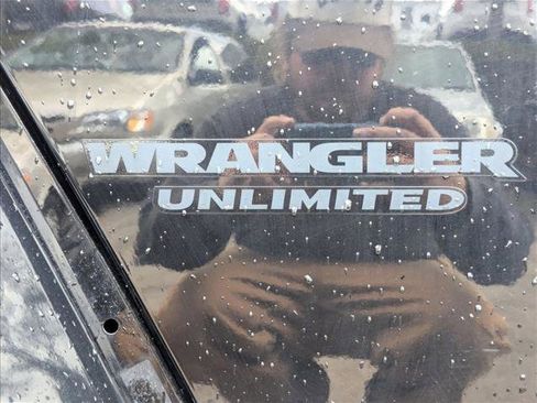 Used 2015 Jeep Wrangler Unlimited Sahara AWD/4WD image 13