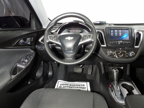 Used 2018 Chevrolet Malibu LS image 12