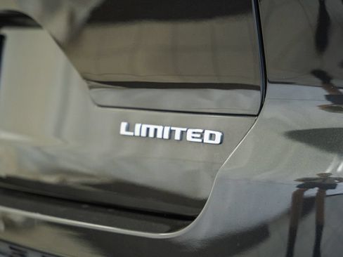 Certified 2023 Jeep Grand Cherokee L Limited AWD/4WD image 8