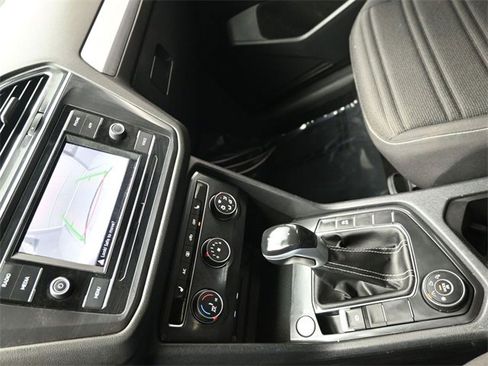 Used 2022 Volkswagen Tiguan S image 23