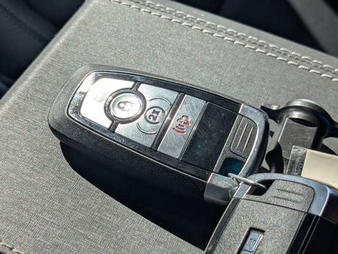 New 2025 Ford Bronco Badlands image 32