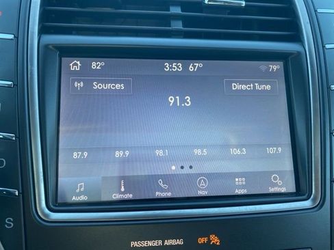 Used 2020 Lincoln Nautilus Reserve image 24