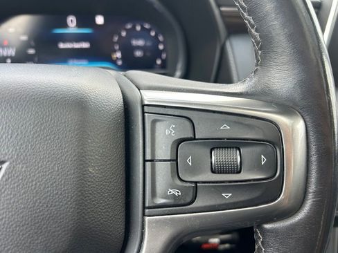 Used 2022 Chevrolet Suburban LT AWD/4WD image 18
