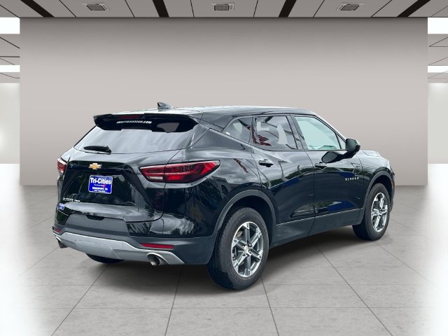 Used 2025 Chevrolet Blazer LT AWD/4WD image 3
