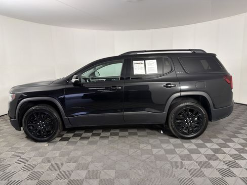 Used 2022 GMC Acadia SLE w/ Driver Convenience Package FWD image 4
