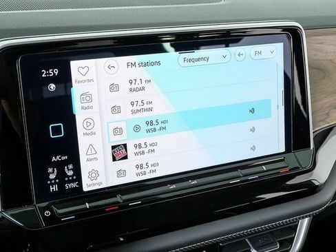 Certified 2025 Volkswagen Atlas SE image 18