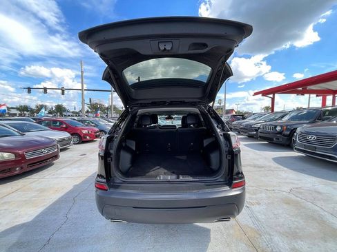 Used 2019 Jeep Cherokee Latitude Plus AWD/4WD image 10