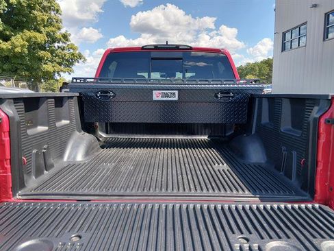 Used 2023 Nissan Titan SV AWD/4WD image 12