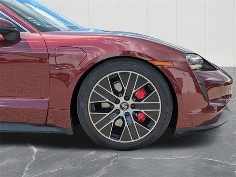 Used 2021 Porsche Taycan 4S image 12