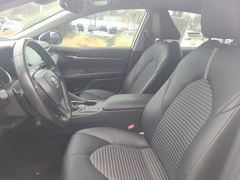Used 2024 Toyota Camry SE image 16