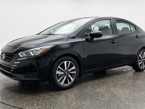 Used 2025 Nissan Versa SV FWD image 3