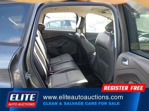 Used 2018 Ford Escape SE w/ SE Sport Appearance Package image 16