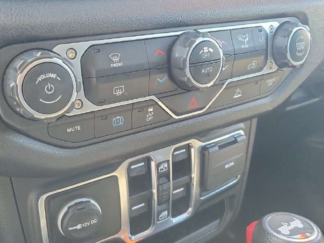 Used 2024 Jeep Wrangler Unlimited AWD/4WD image 26