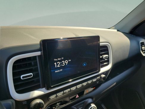 Certified 2023 Hyundai Venue Limited w/ Cargo Package image 18