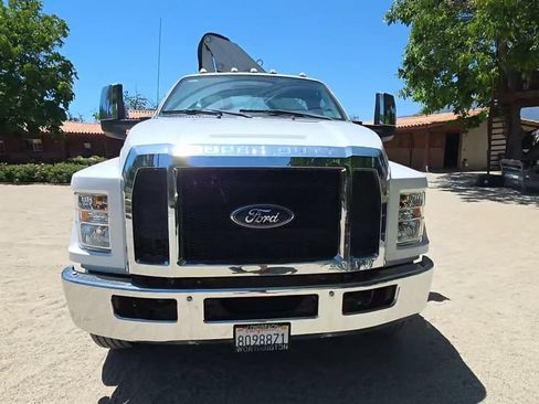 Used 2017 Ford F650 2WD Regular Cab Super Duty image 1