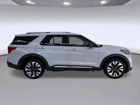 Certified 2025 Ford Explorer Platinum w/ LUX Leather Package AWD/4WD image 8