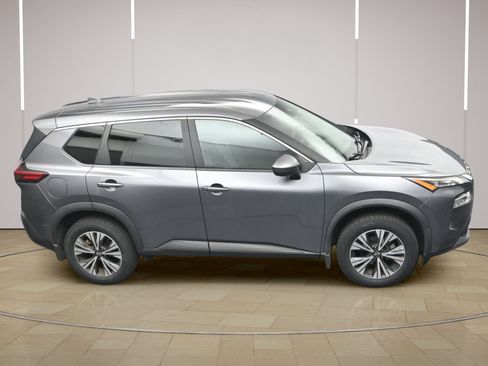 Certified 2023 Nissan Rogue SV FWD image 32