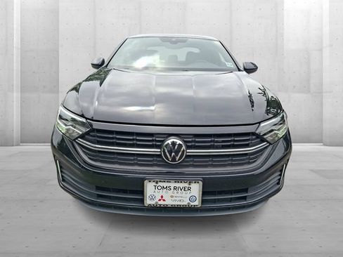 Used 2024 Volkswagen Jetta Sport FWD image 2