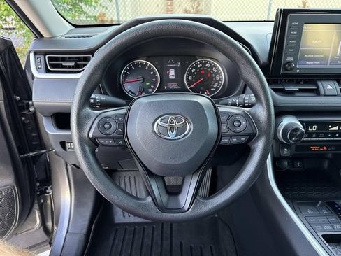 Used 2022 Toyota RAV4 XLE AWD/4WD image 26