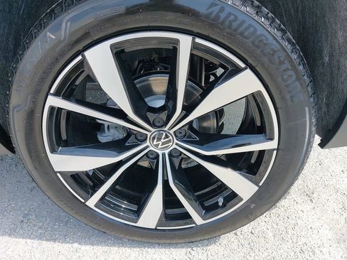 New 2026 Volkswagen Atlas Cross Sport SEL Premium R-Line AWD/4WD image 30