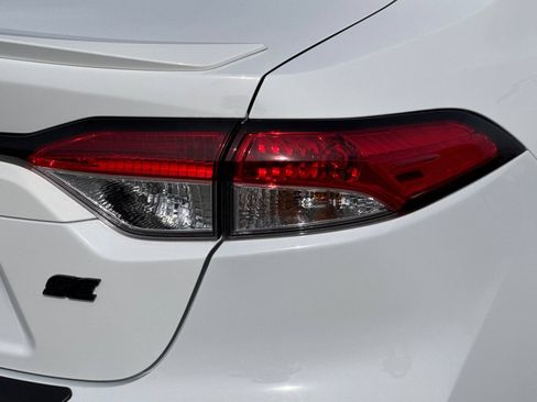 Used 2025 Toyota Corolla SE FWD image 32