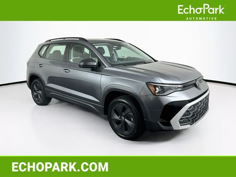 Used 2025 Volkswagen Taos S FWD image 1