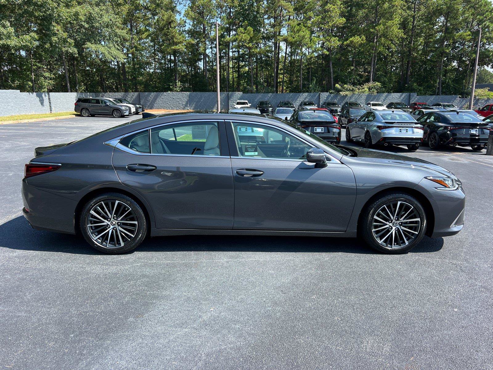 Certified 2025 Lexus ES 350 w/ Premium Package FWD image 4
