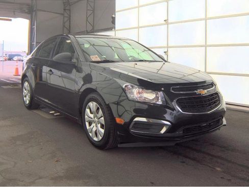 Used 2016 Chevrolet Cruze LS FWD image 4