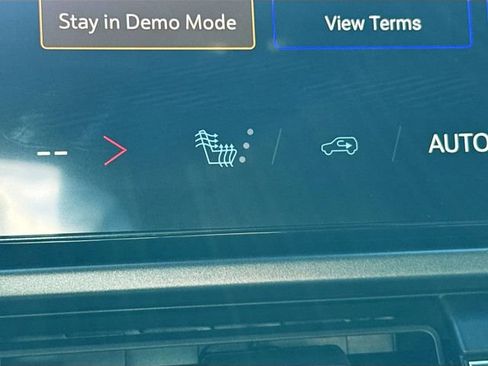 New 2026 Chevrolet Equinox EV LT image 21