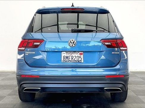 Used 2019 Volkswagen Tiguan SE w/ Panoramic Sunroof Package image 3