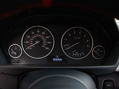 Used 2018 BMW 330i Sedan w/ M Sport Package image 52