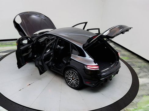 Used 2022 Porsche Macan GTS AWD/4WD image 38