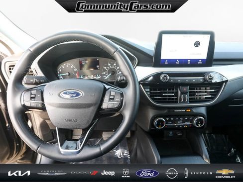 Used 2022 Ford Escape SEL image 13