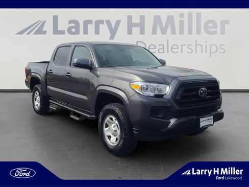 Used 2020 Toyota Tacoma SR image 7