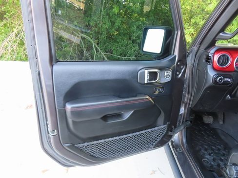 Used 2018 Jeep Wrangler Unlimited Rubicon image 29