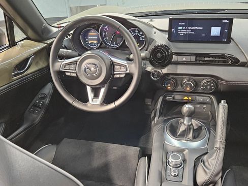 Used 2024 MAZDA MX-5 Miata RF Club RWD image 9