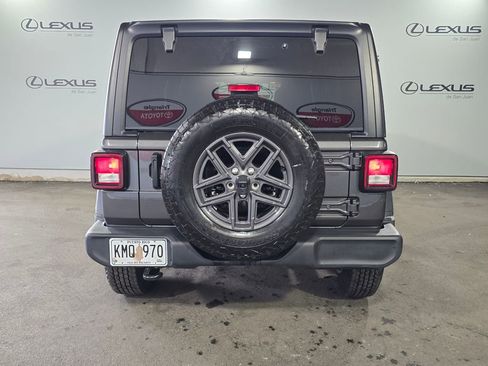 Used 2024 Jeep Wrangler Unlimited Sport AWD/4WD image 9